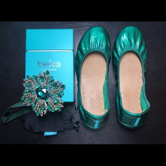 emerald green tieks